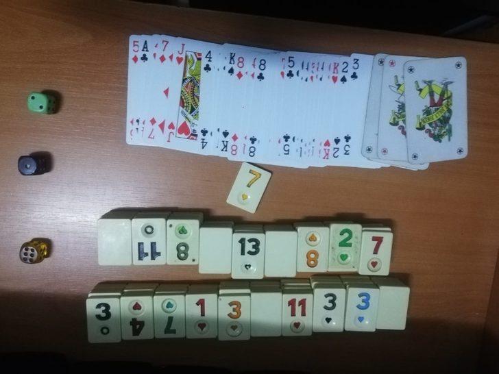 İzmir’de kısıtlamada kumar partisine polisten baskın G1