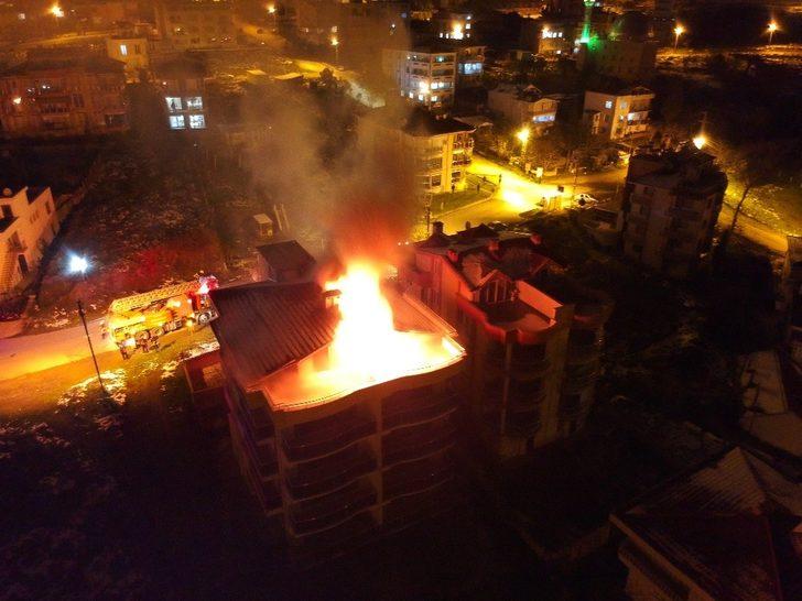 Sinop’ta şömineden çıkan yangın pansiyonu küle çevirdi G1