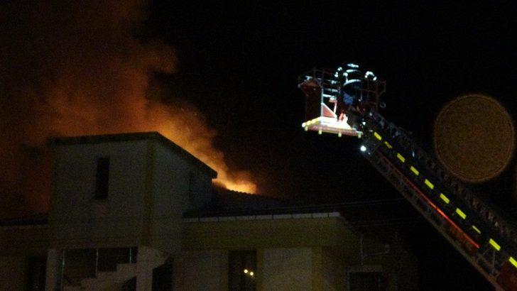 Sinop’ta şömineden çıkan yangın pansiyonu küle çevirdi G5