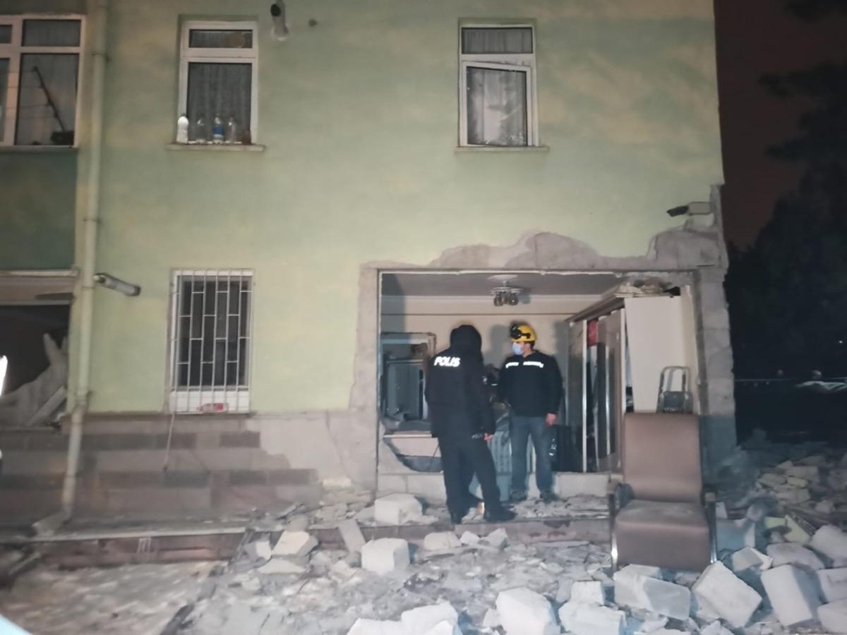 Başkent&rsquo;te bir sitede doğalgaz patlaması: 2 yaralı