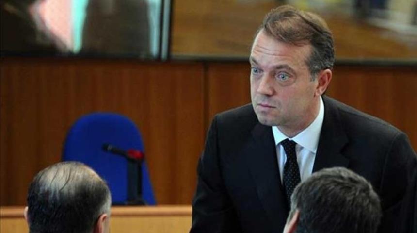 Cem Uzan'a saldırı