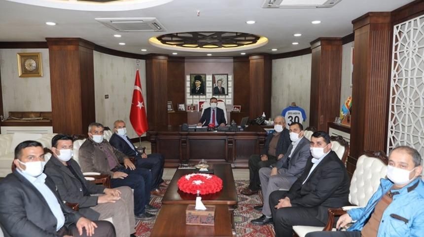 Vali Akbıyık muhataralarla bir araya geldi