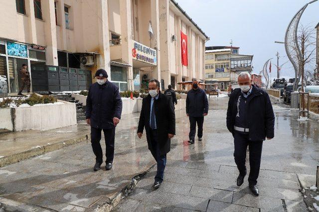 Hakkari’de zabıta ekipleri tedbirlerini sürdürüyor