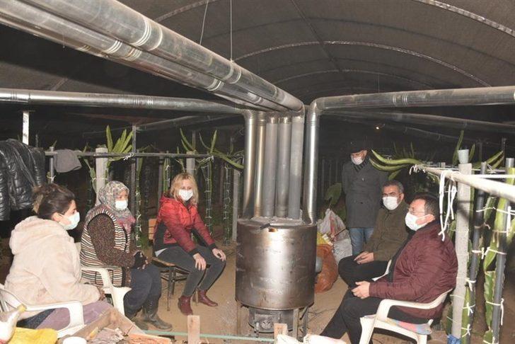 Kaymakam zirai don nöbeti tutan çiftçileri yalnız bırakmadı G4