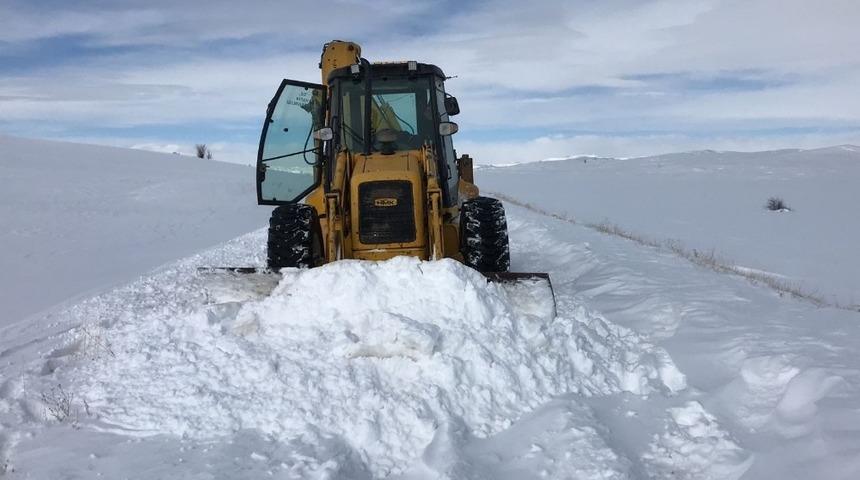 Sivas’ta karla mücadele