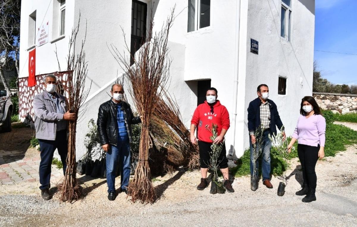 2021 yılının ilk fidanları &uuml;reticiyle buluştu