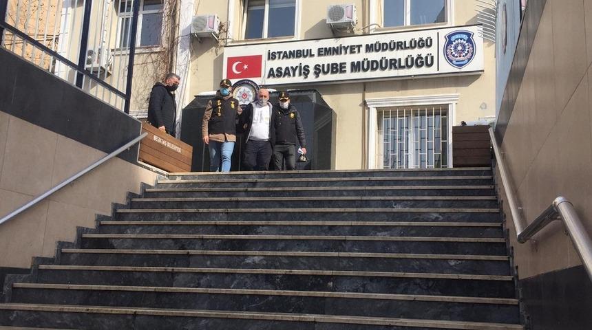 K&uuml;&ccedil;&uuml;k&ccedil;ekmece&rsquo;de kuyumcuyu soyan zanlı, yakalandı