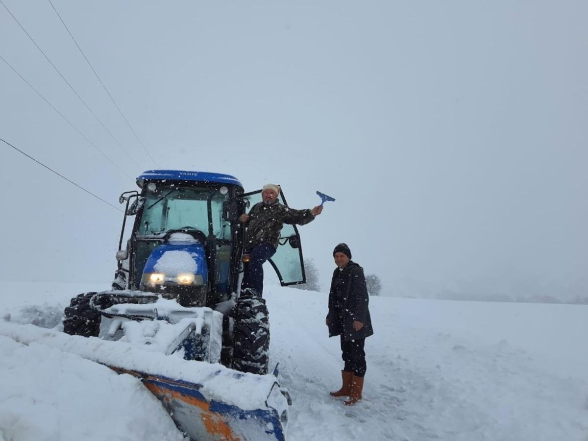 K&ouml;y yollarını a&ccedil;ık tutma m&uuml;cadelesi s&uuml;r&uuml;yor