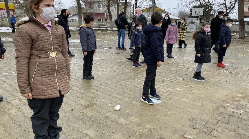 Son Dakika: Mahalle ve köy okullarında yüz yüze eğitim başladı