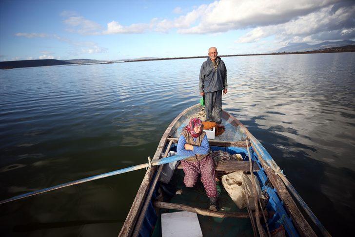 Ekmeklerini balıktan çıkaran Aydınlı çift, 40 yıldır birlikte kürek çekiyor G2
