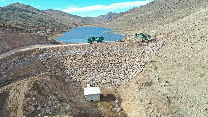 DSİ iş makinaları iş başında G3