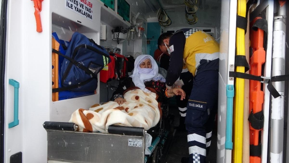 Ekipler diyaliz hastası yaşlı kadın i&ccedil;in seferber oldu