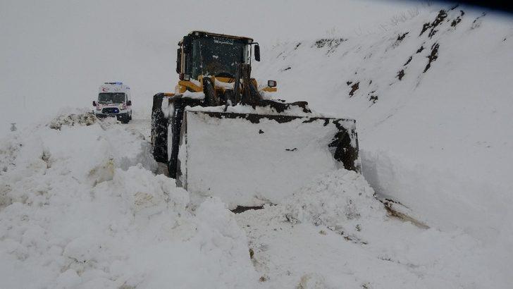 Ekipler diyaliz hastası yaşlı kadın için seferber oldu G3
