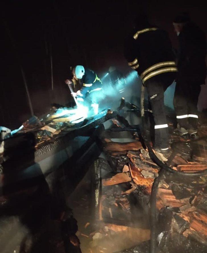 Karaağaç köyü camisinde yangın çıktı G4