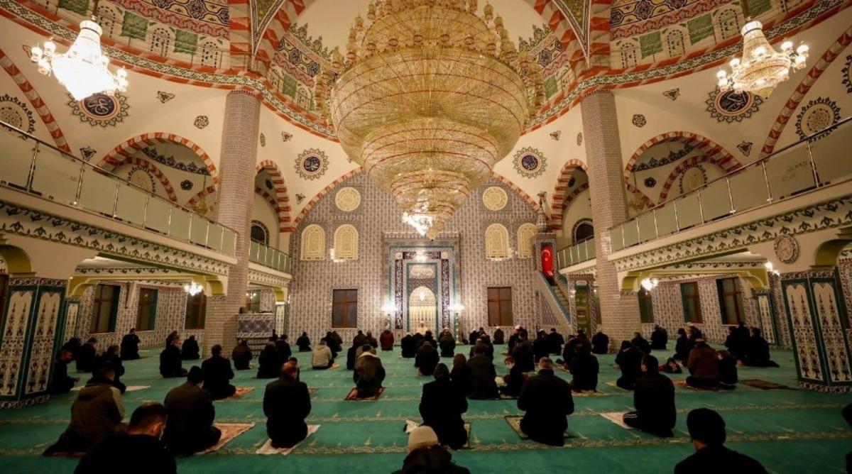 Sincan&rsquo;da Regaip Kandili dualarla idrak edildi