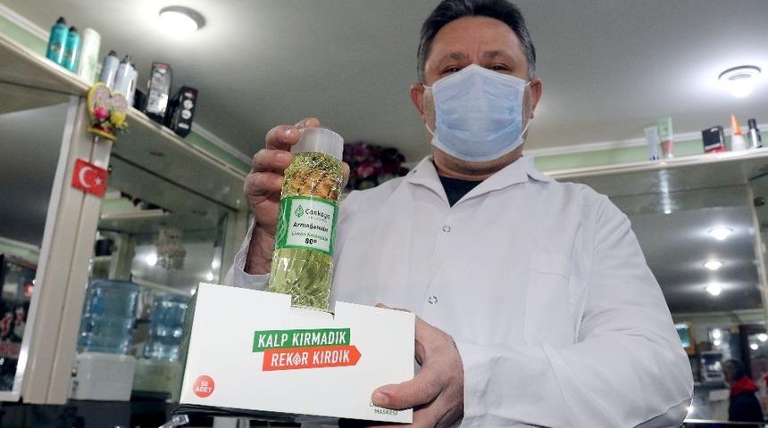 Çankaya’dan berberlere pandemi maskesi