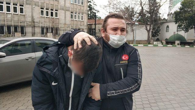 Samsun’da uyuşturucu hapla yakalanan 2 kişi adliyeye sevk edildi