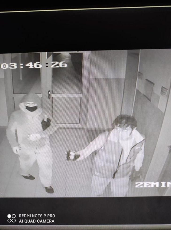 Bursa’da 3 okulu soyan hırsızlar kamerada... G3