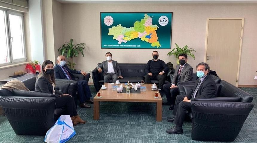 Başkan Ensari&rsquo;den &ccedil;ift&ccedil;ilere ekipman desteği