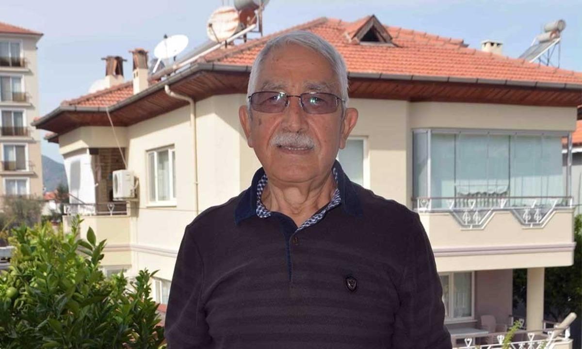 Salgın s&uuml;recinde evden &ccedil;ıkmayan emekli &ouml;ğretmen 4 kitap yazdı