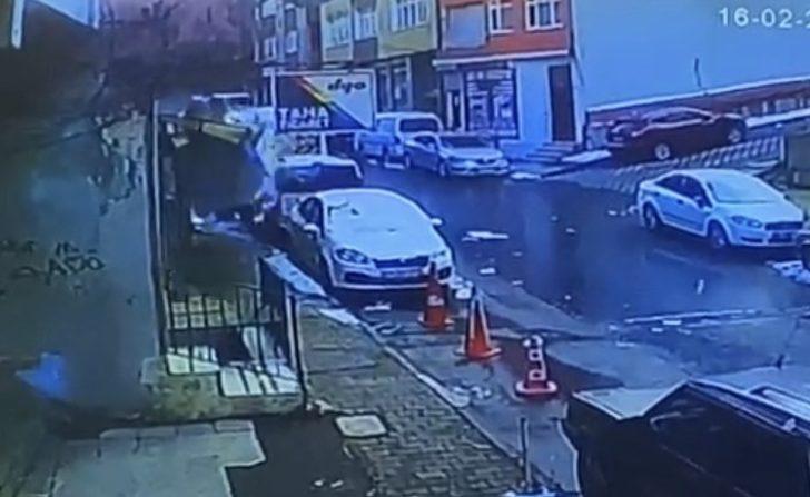 Şişli’de balkonun çöktüğü anlar kamerada G1