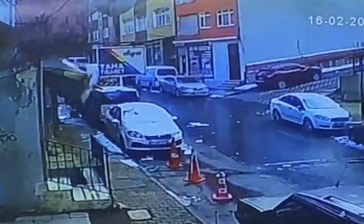 Şişli’de balkonun çöktüğü anlar kamerada G3