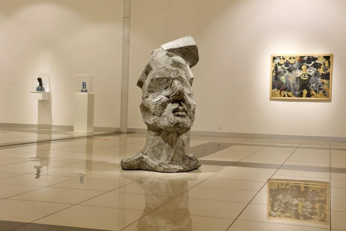 Pandeminin sanata etkileri &ldquo;Yeniden&rdquo; sergisi ile tartışmaya a&ccedil;ılıyor