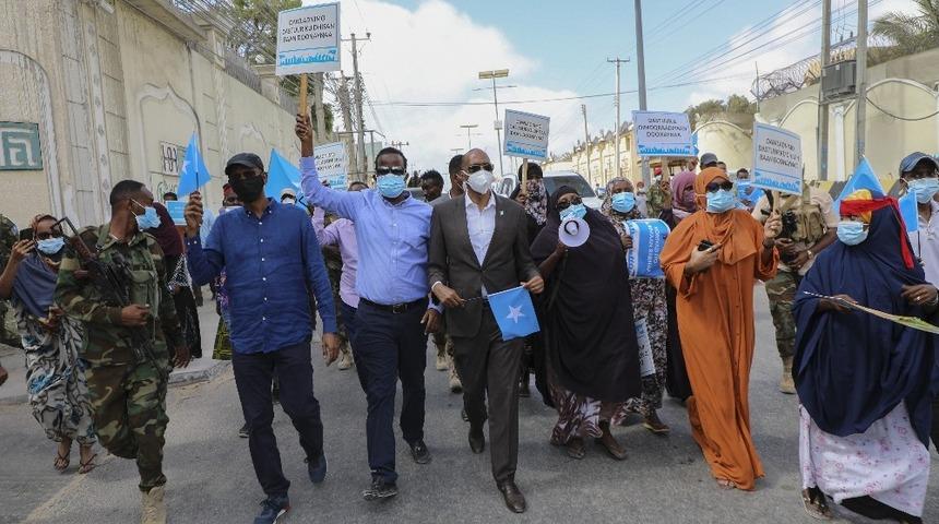 Somali’de Cumhurbaşkanı Fermacu karşıtı protesto düzenleyen muhaliflere ateş açıldı