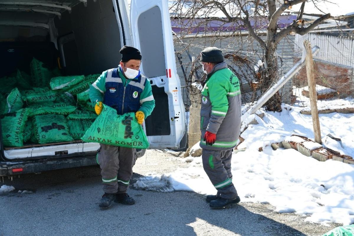 Mamak Belediyesi y&uuml;rekleri ısıtıyor