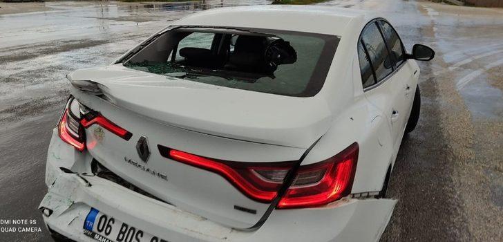 Tır kırmızı ışıkta duran araca çarptı G2