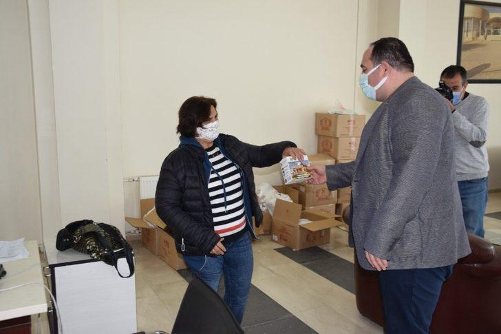 Viranşehir’de Ragaip Kandilinde simit ikramı G3