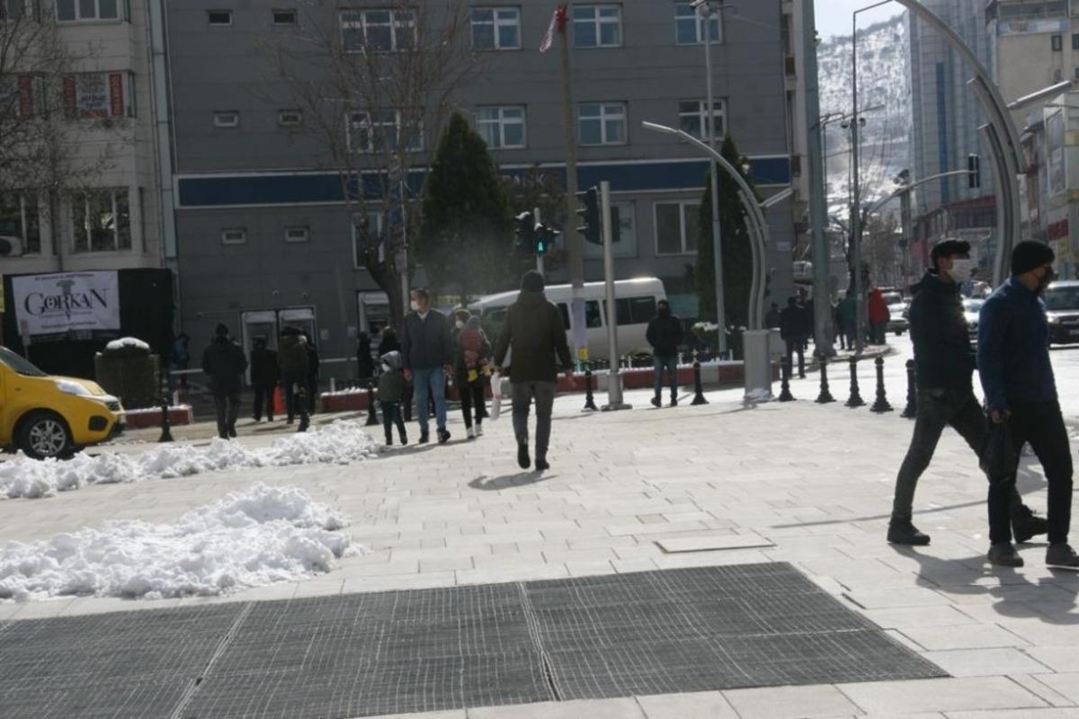 Afyonkarahisar&rsquo;da dondurucu soğuklar hayatı olumsuz etkiliyor