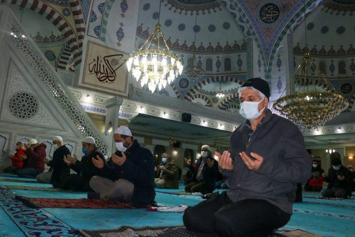 ’Regaip Kandili’ dualarla idrak edildi G2