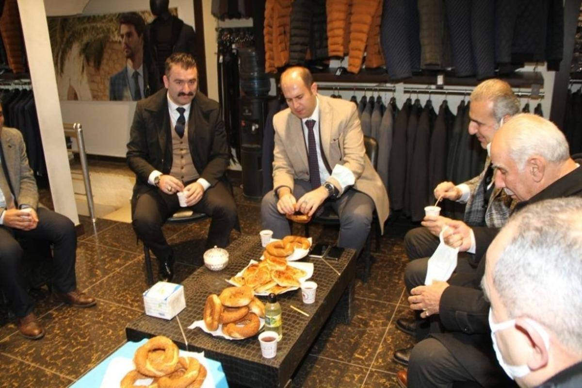Kaymakam T&uuml;rkmen&rsquo;den &rsquo;&Ccedil;aylar sizden simit bizden&rsquo; ziyareti