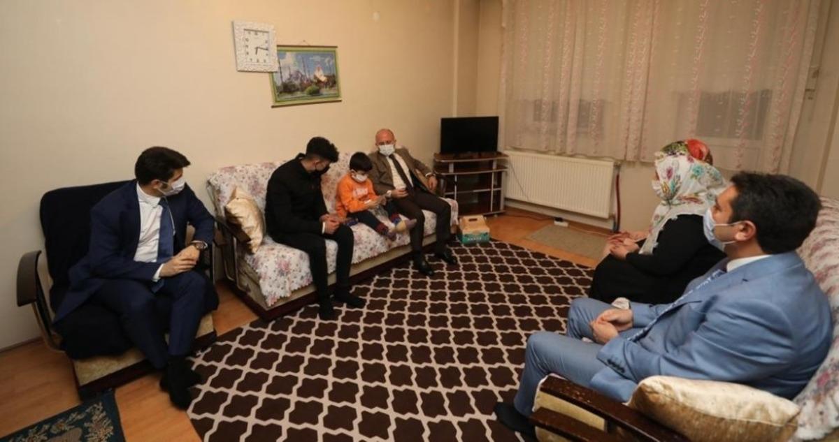 Vali Varol&rsquo;dan, &Ccedil;ift&ccedil;i Ailesine ziyaret