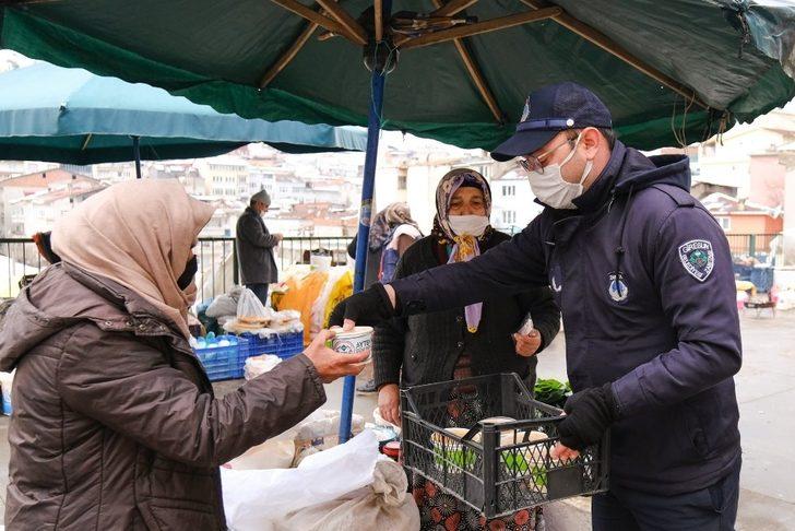 Giresun’da pazarcı esnafına sıcak çorba ikram edildi G2