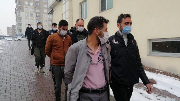Kayseri’deki DEAŞ operasyonunda gözaltına alınan 4 kişi adliyede G4