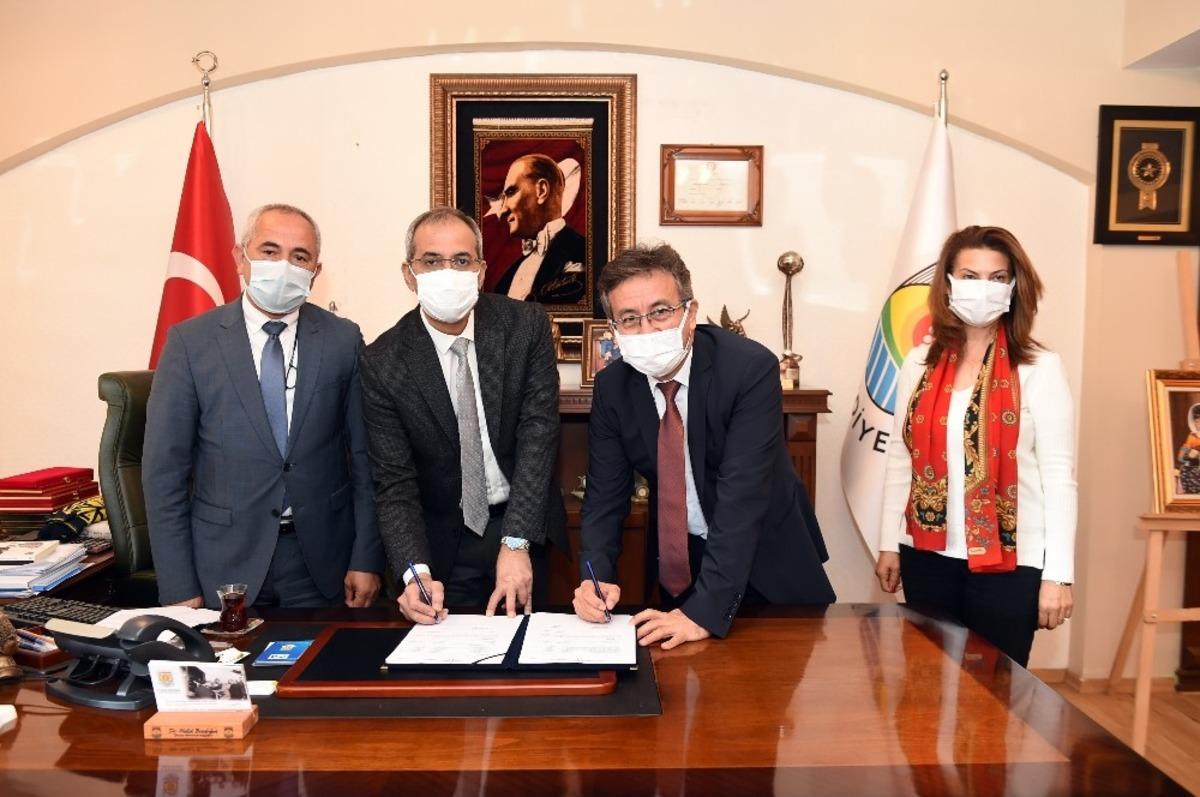 Tarsus Belediyesi, kırsal kalkınma i&ccedil;in iki protokole imza attı