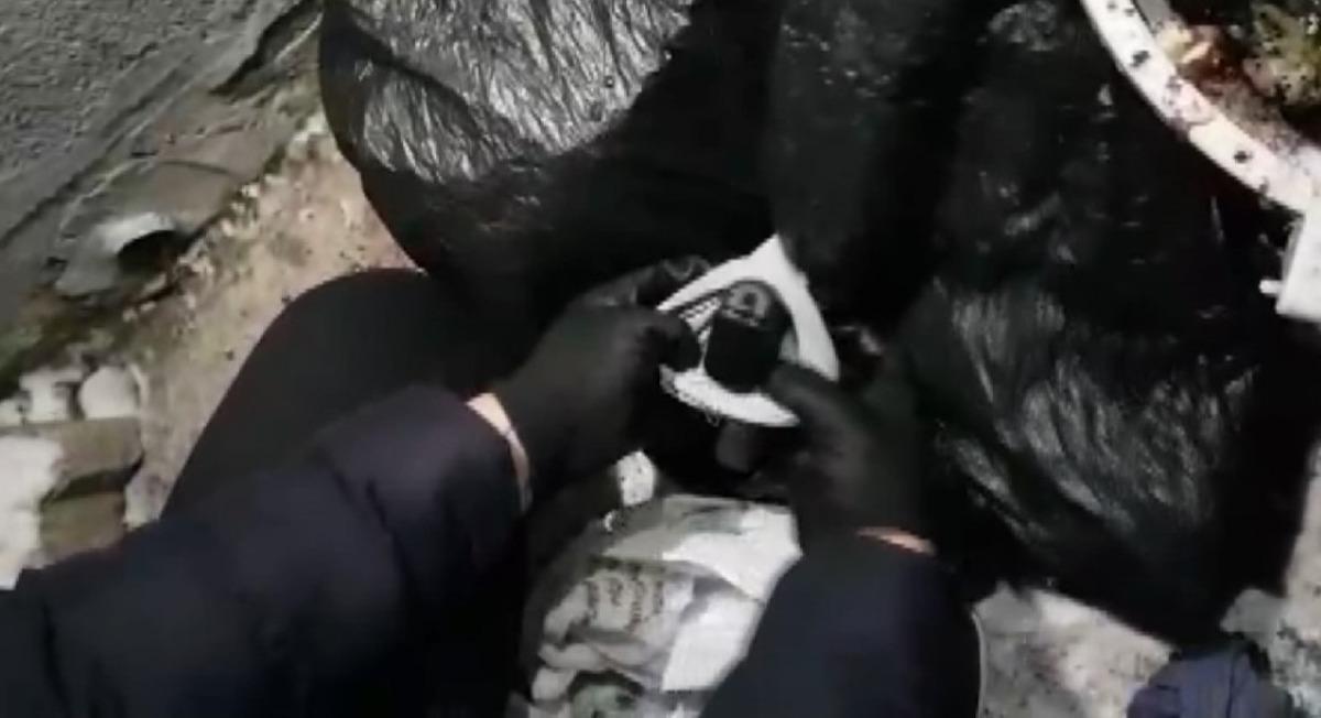 Isparta&rsquo;da poşet i&ccedil;erisine saklanmış 4 ruhsatsız silah ele ge&ccedil;irildi