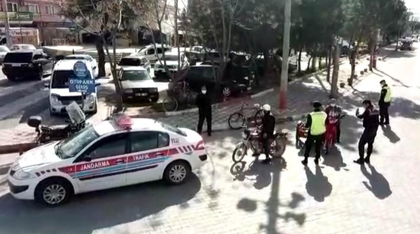 Salihli’de jandarma aranan 7 kişiyi yakaladı