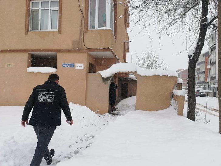 Yürekleri ısıtan ekipler kar kış dinlemedi G3