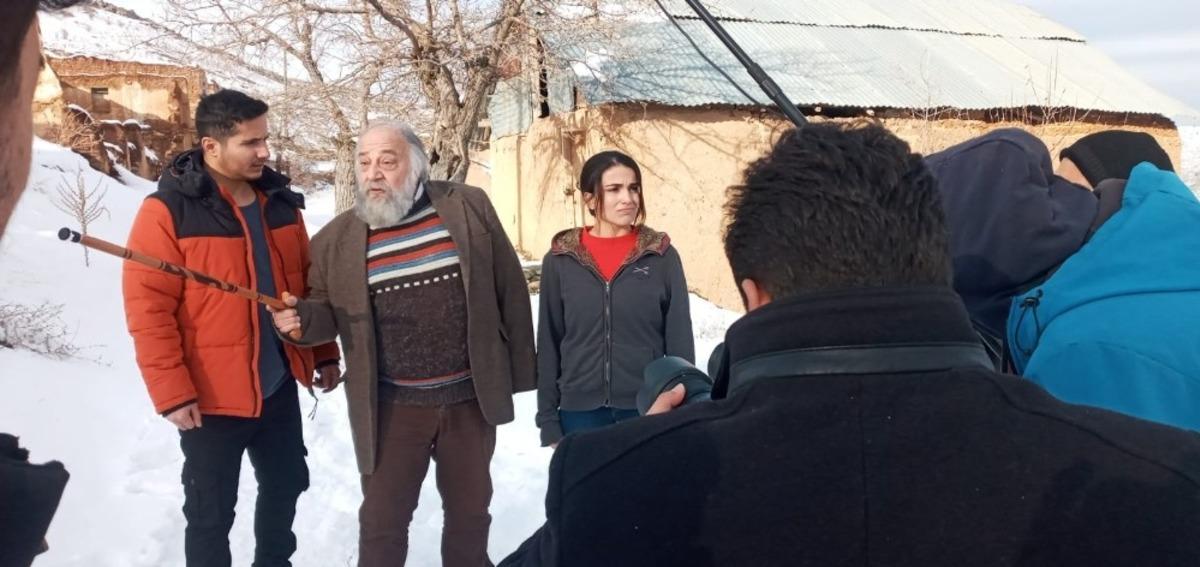 Usta oyuncu korona vir&uuml;se yenik d&uuml;şt&uuml;