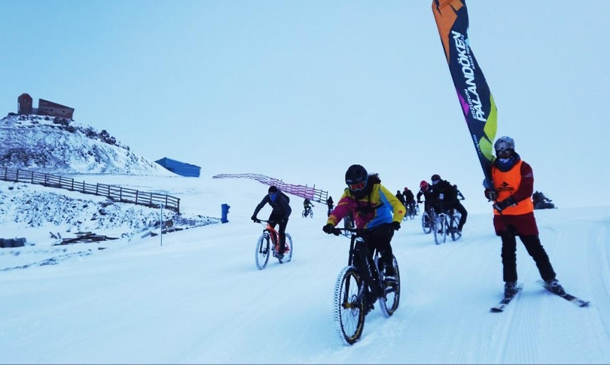 Sporseverler Paland&ouml;ken&rsquo;de hem yarıştı hem eğlendi