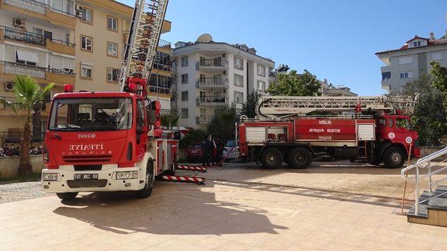 Alanya’da apartmanda yangın paniği