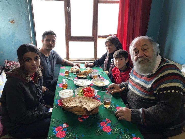 Usta oyuncu korona virüse yenik düştü G4