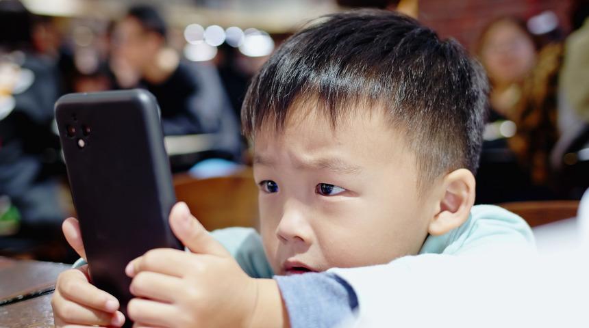 Çin'de tek çocuk politikası gevşetiliyor!