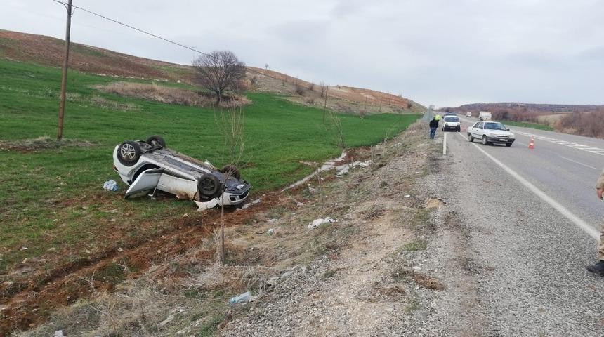 Otomobil takla attı: 3 Yaralı