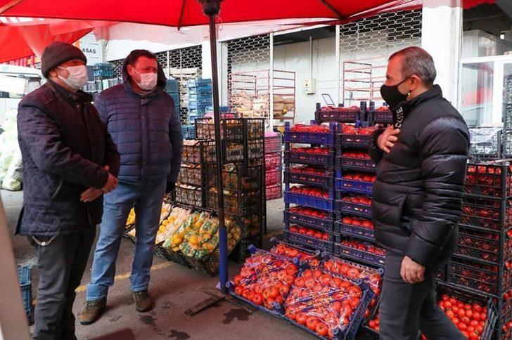 Vali, hal esnafıyla bir arada G1