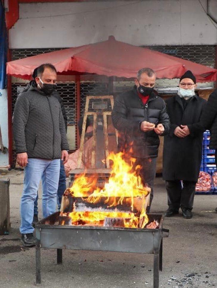 Vali, hal esnafıyla bir arada G4