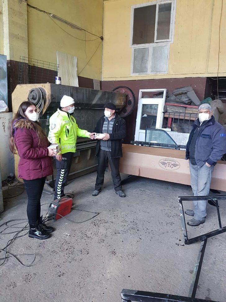 Sanayi esnafına maske dağıtıldı G3